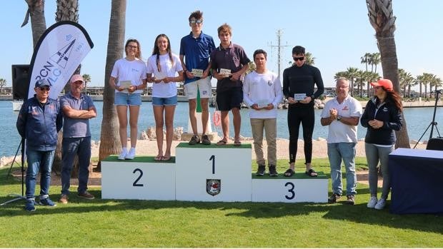 Mateo Codoñer y Manuel Campos, vencedores del TAP juvenil de Snipe en Valencia