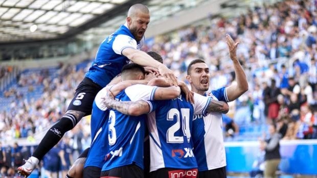 Alavés y Mallorca se mantienen vivos