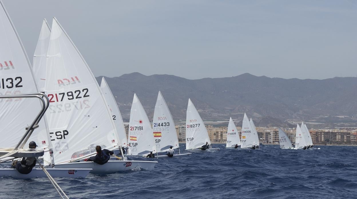 Arranca el Campeonato de España de ILCA 7 en el Puerto Deportivo Juan Montiel