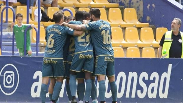 Las Palmas sigue mirando al ascenso