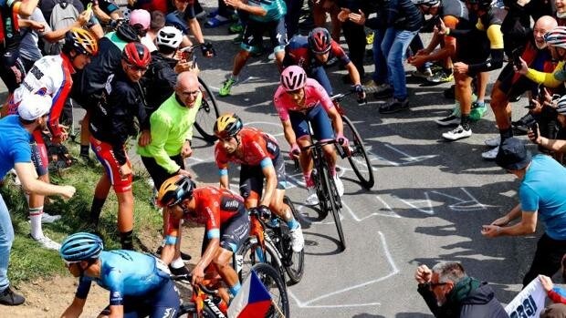 Mikel Landa no flaquea en su sueño de ganar el Giro