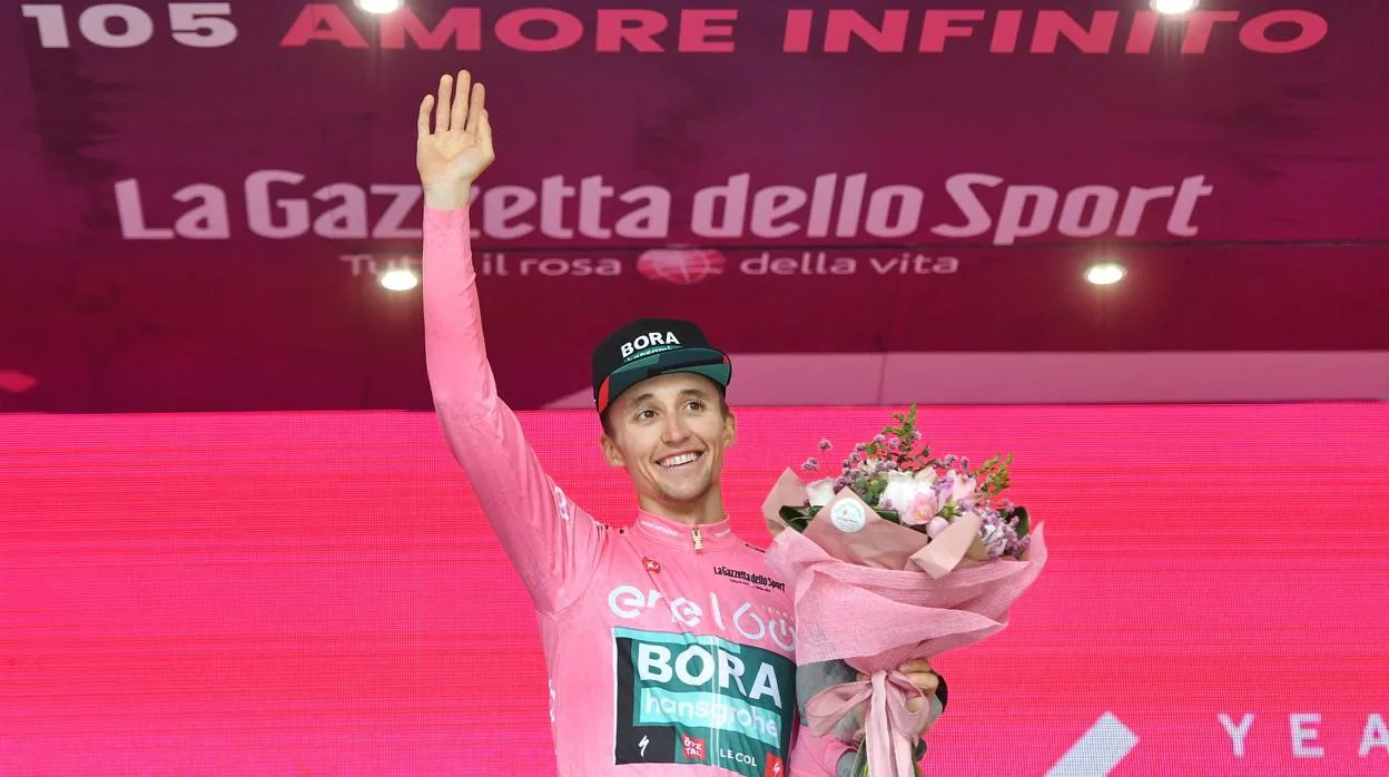Hindley, con la maglia rosa tras la penúltima etapa del Giro