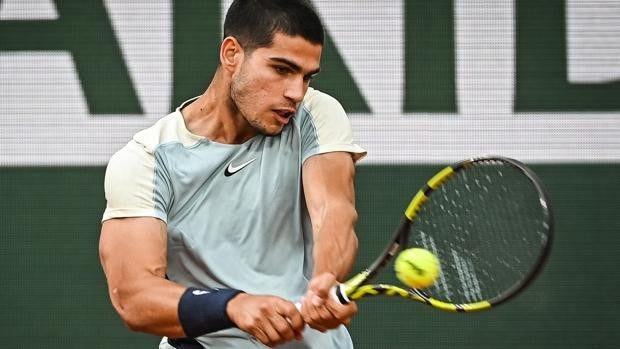Alcaraz anula a Khachanov y llega lanzado a cuartos