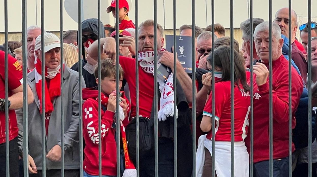 Hinchas del Liverpool, atrapados en los accesos del Stade de France