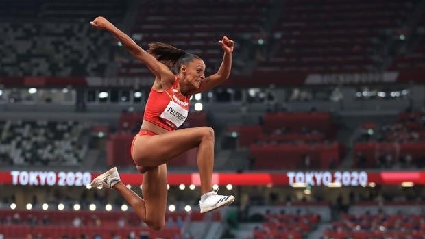 Ana Peleteiro anuncia que está embarazada
