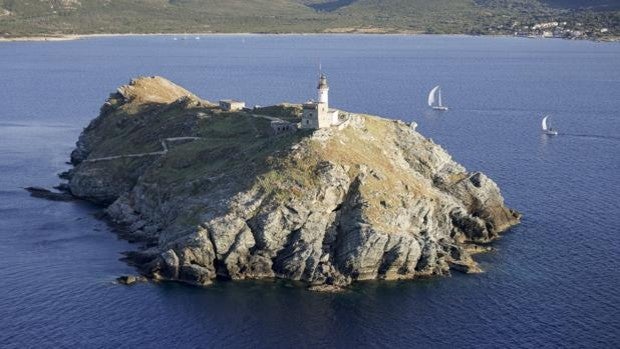 «Magic Carpet Cubed», ganador en tiempo real de la Rolex Giraglia