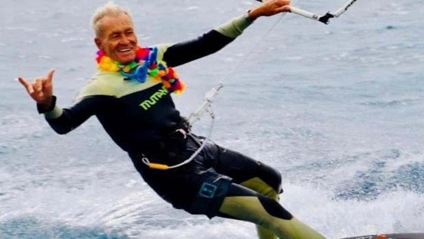 Ochenta años volando con una tabla y un kite