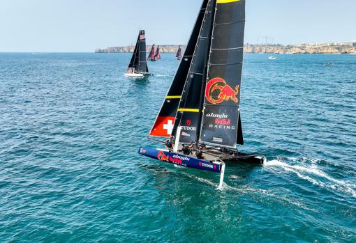 «Black Star» gana el Mundial GC32 en aguas portuguesas de Lagos