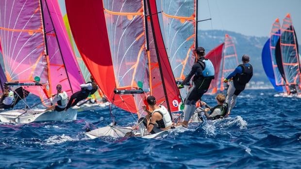 Los húngaros Kis-Szölgyémi y Juhász primeros líderes el Mundial de 29er en El Balís