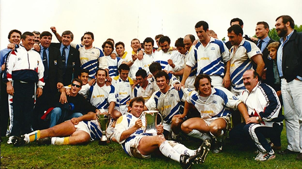 El antiguo plantel del Ciencias celebra el doblete logrado en 1995, con la Copa del Rey y la Copa Ibérica