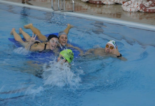 Natación para familias en la Universidad de Sevilla