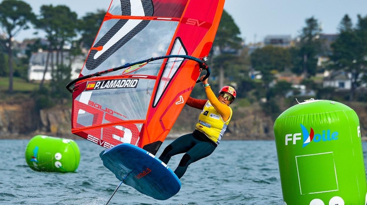 Pilar Lamadrid, quinta en el Mundial de iQFoil