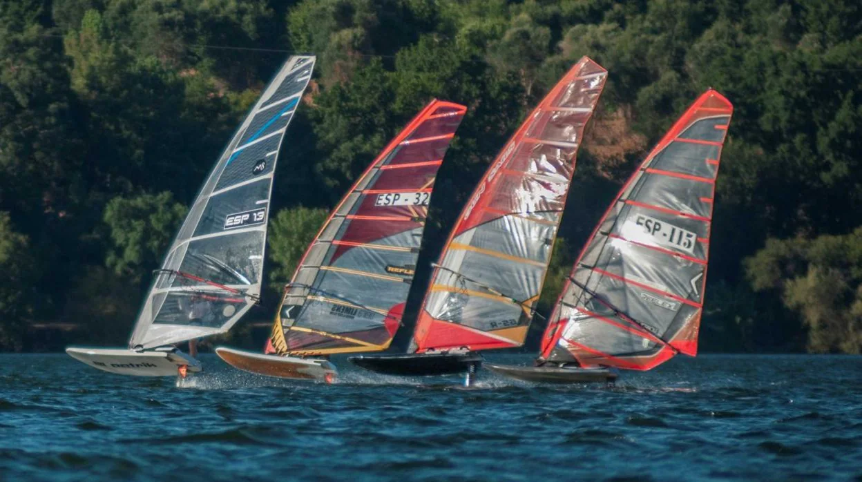 Comienza en Vigo el Ibérico de Fórmula Windsurf