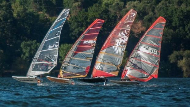 Comienza en Vigo el Ibérico de Fórmula Windsurf