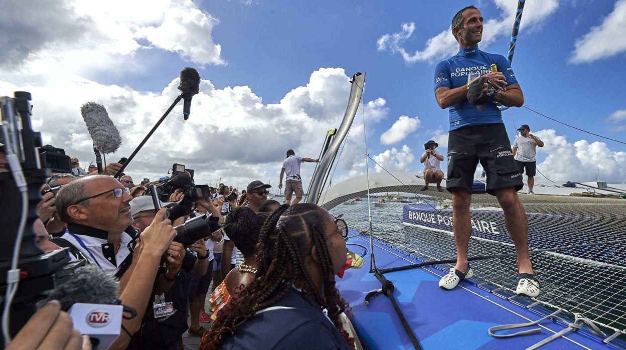 Tras la avería de la orza del «Banque Populaire XI», Armel Le Cléac&#039;h finaliza la Route du Rhum