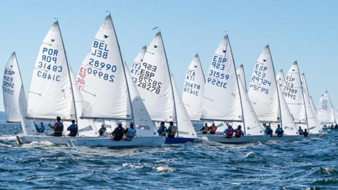 El Trofeo Armada de Snipe reúne a 80 barcos en Santiago de la Ribera