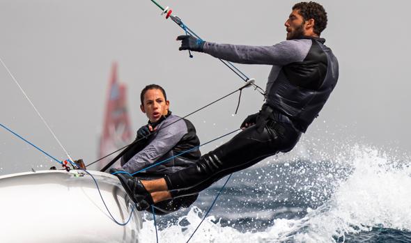 Los 470 españoles dominan en la Lanzarote International Regatta tras una jornada afectada por la calima procedente del Sahara