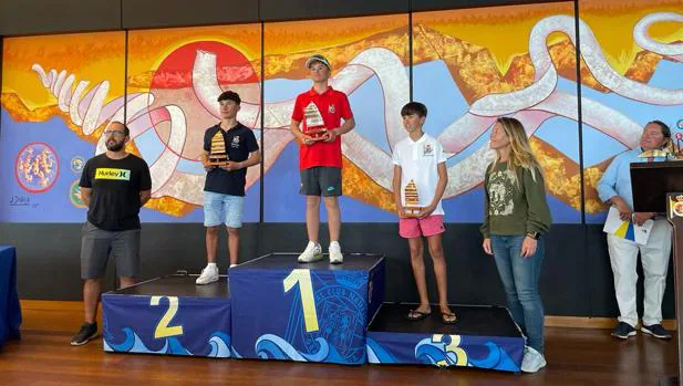 Iker Múgica ganó el Trofeo Manolo Pazos de Optimist en Canarias