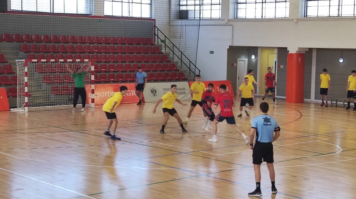 Partido de Balonmano masculino del equipo de la Universidad de Sevilla