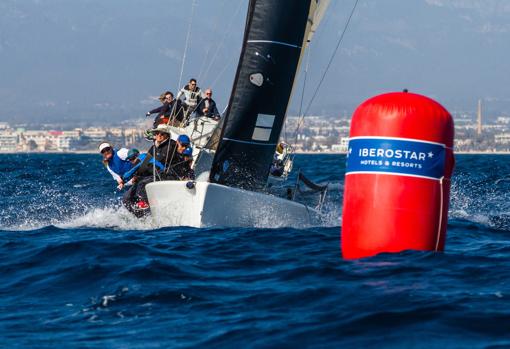 El Trofeo Princesa Sofía de cruceros se despidió con espectáculo de viento en la bahía de Palma