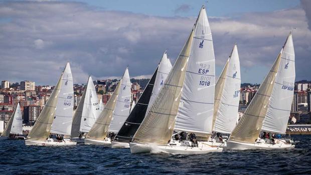 Luis Bugallo, en J70, y Javier de la Gándara, en J80, campeones gallegos de las clases