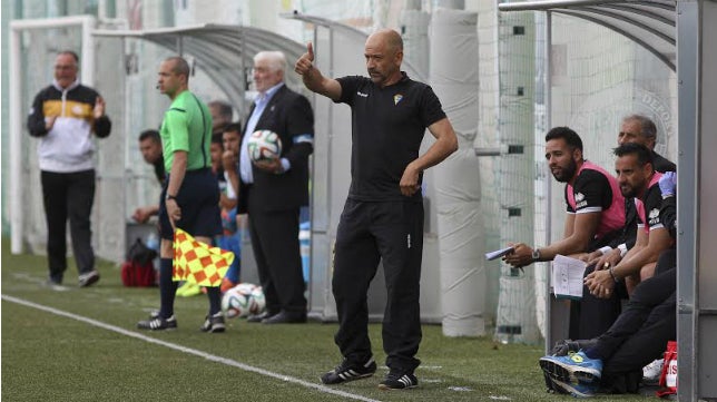 Claudio: «Una jornada menos y mantenemos la distancia, el punto es muy bueno»