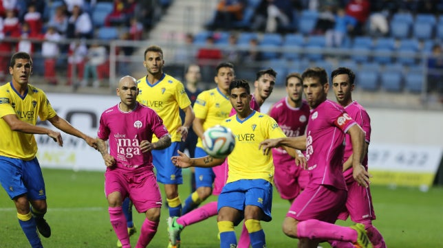 «El partido contra el Cádiz CF sera un duelo kamikaze, de área a área»