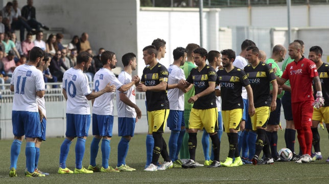 El vestuario del Cádiz CF satisfecho por un punto que mantiene la línea