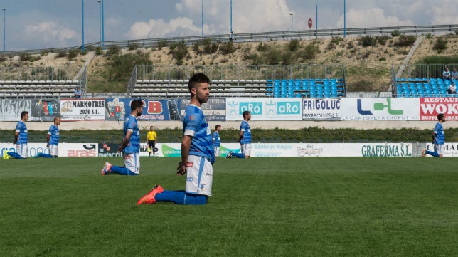 El Villanovense le paga la cena a los desahuciados jugadores del Lucena, próximo rival del Cádiz