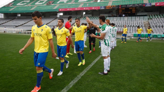 Córdoba B 0-2 Cádiz CF: &#039;Paseo&#039; por la Mezquita para perdonar una goleada