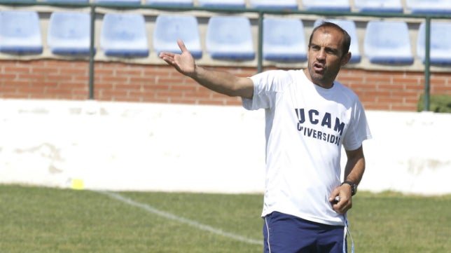 Eloy Jiménez, técnico del UCAM: «El Cádiz CF tiene que ser sólido y agresivo»