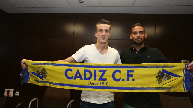 Canario y Salvi: &quot;Venir al Cádiz CF es como llegar a Primera&quot;