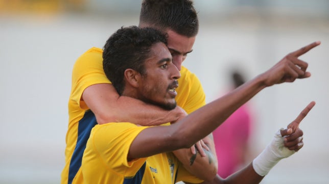 Roteña-Cádiz CF (1-3): Faltan delanteros, falta pegada