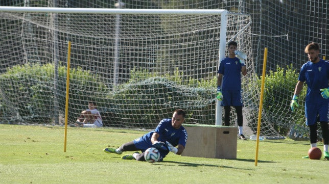 Juanjo ya entrena con el grupo y Guille Lara se retira lesionado