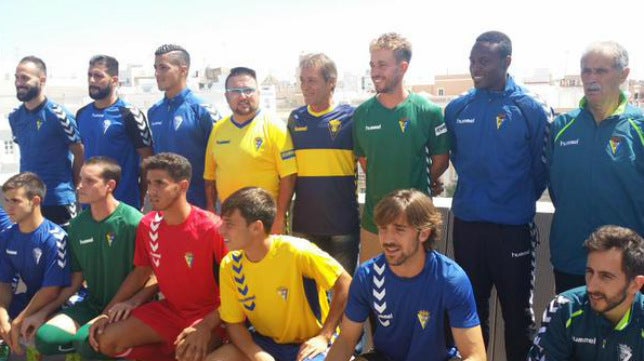 El Cádiz CF presenta sus nuevas equipaciones