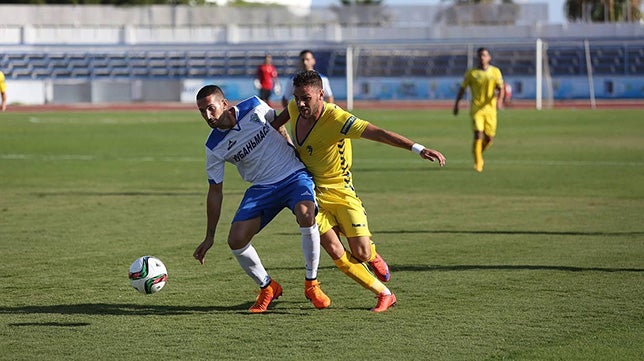 Uno a uno del Marbella 1-1 Cádiz CF: Lolo Plá sobresale con su gol