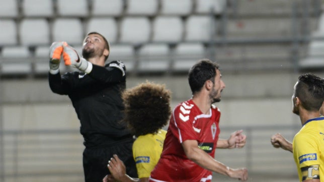 Grupo IV. Segunda B. Pequeño paso atrás del Real Murcia en la Nueva Condomina