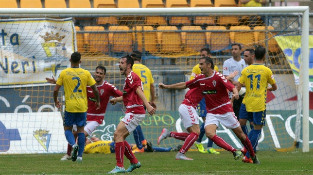 La zona del Cádiz CF, de multa