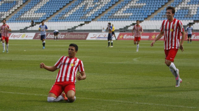 Hicham: &quot;Jugaría en el Cádiz CF hasta en Tercera&quot;