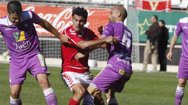 El Cádiz CF seguirá remando a cuatro puntos del líder