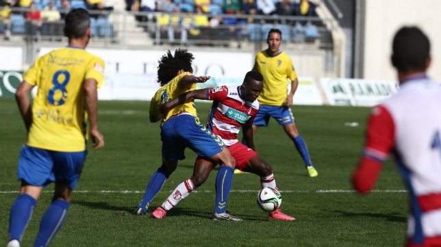 Cádiz CF-Granada B (0-1): Una granada para detonar la ilusión