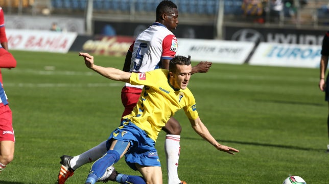 El Cádiz CF no puede con los de arriba