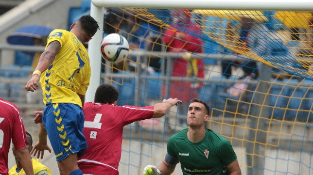 El Murcia recibirá al Cádiz CF sin su portero titular