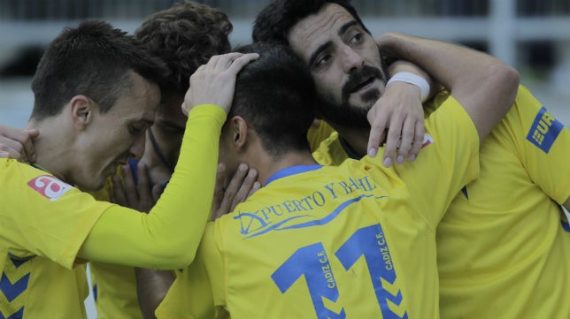 El Cádiz CF se consolida en la tercera plaza