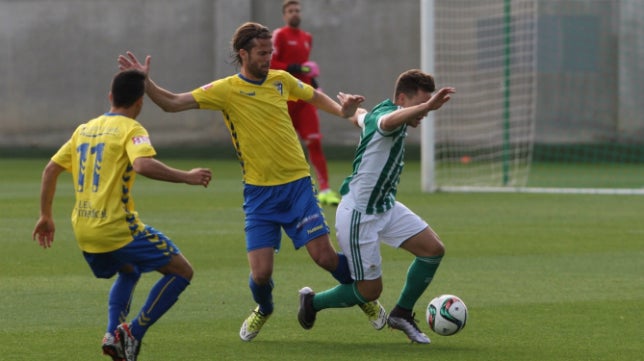 Betis B-Cádiz CF (3-2): Palo tras ir de farol