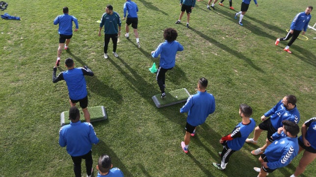 Un Cádiz CF de suplentes y canteranos para jugar en Jaén