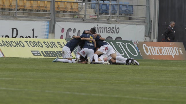 El UCAM recoge el testigo del Cádiz CF y se proclama campeón