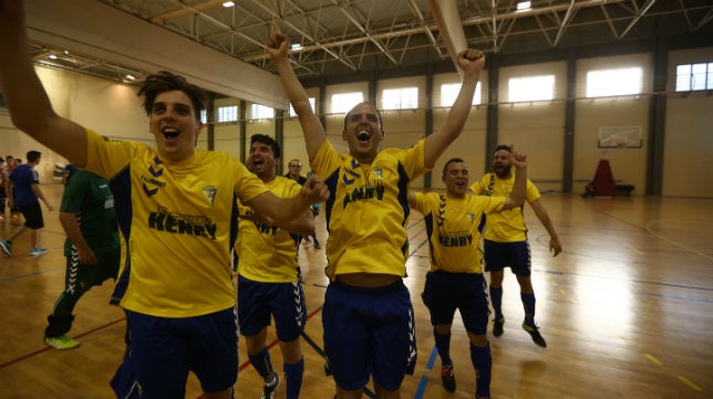 Garra de campeón en el derbi