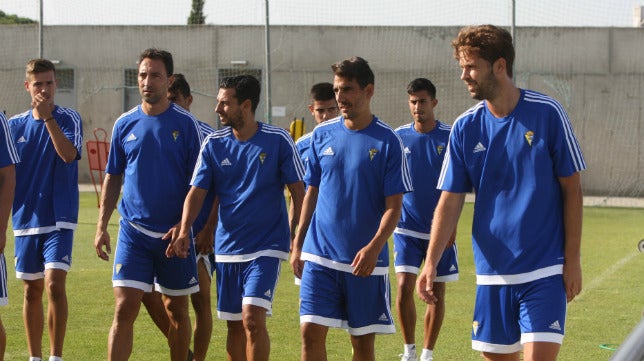 El Cádiz CF sigue el último patrón que lo llevó a Primera