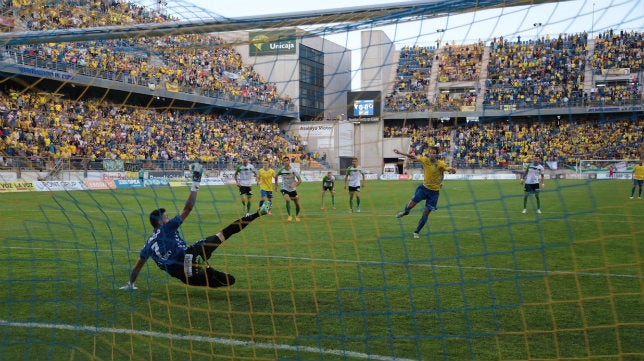 3.000 entradas de preferencia y tribuna alta a un euro como guiño al abonado y respuesta a la LaLiga